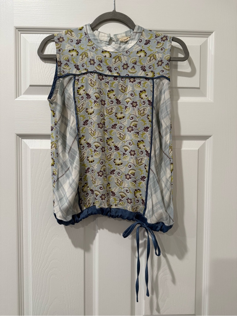 Floral Print Sleeveless Drawstring Top in Blue